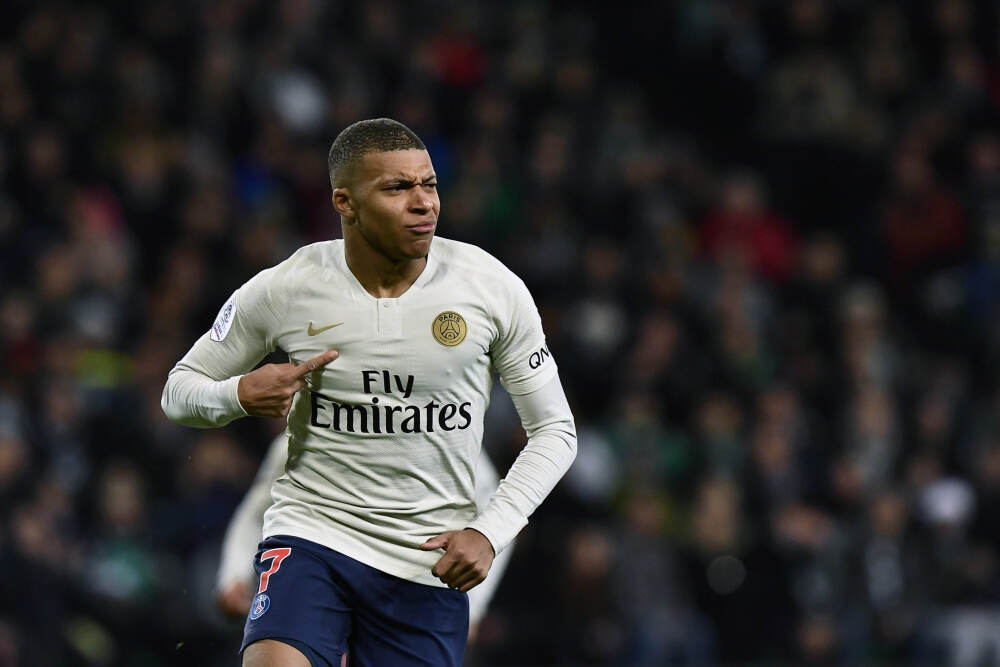 旧将：维尼修斯的表现与他的续约要求不符，多数皇马球员也是如此